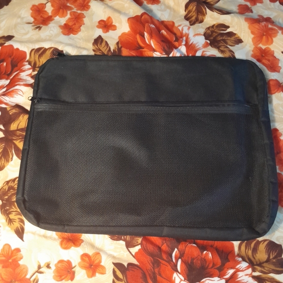 A book and school equipment storage - Picture 2 of 7